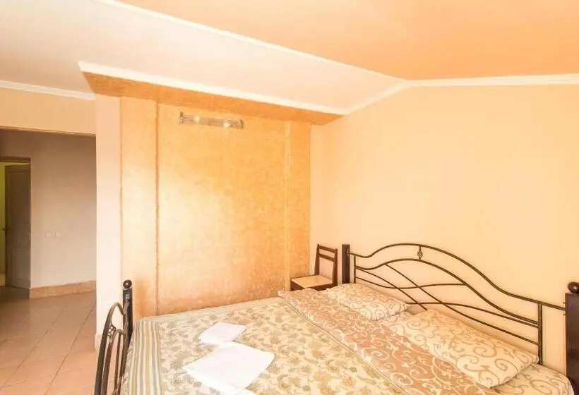 Comfort Kolmen Hengen Huone, Inter