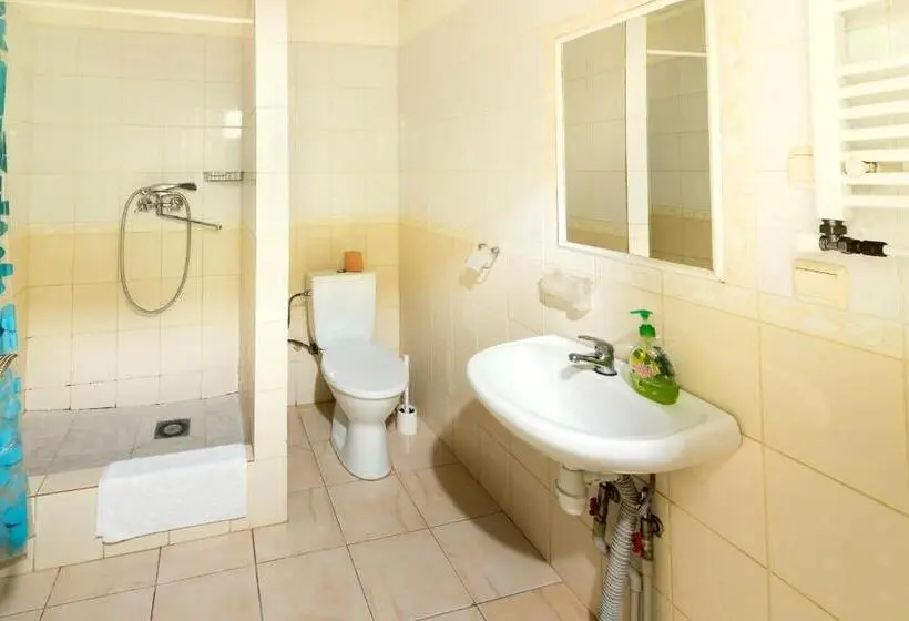 Comfort Kolmen Hengen Huone, Inter