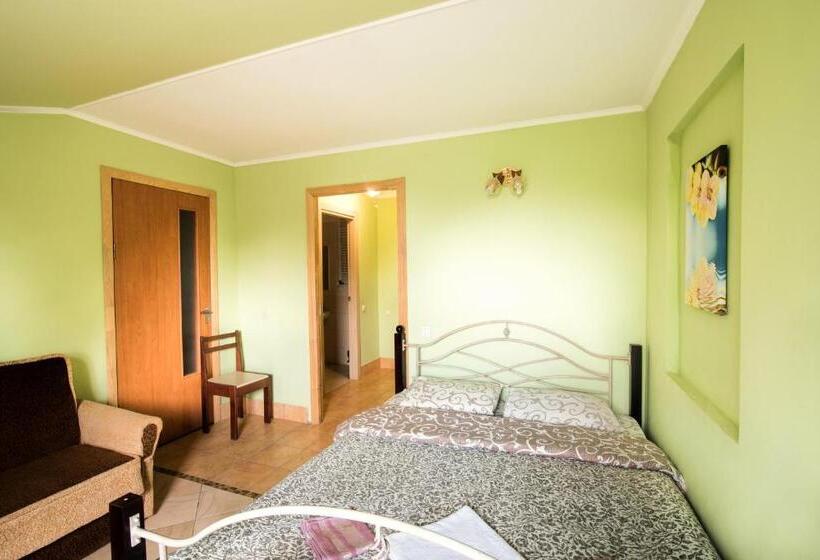 컴포트 트리플 룸, Inter