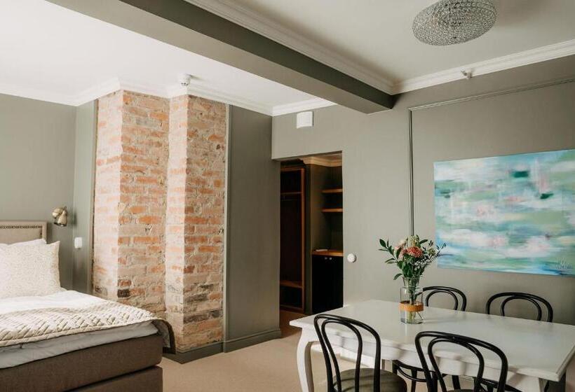 Люкс, Lillan Hotel & Kök