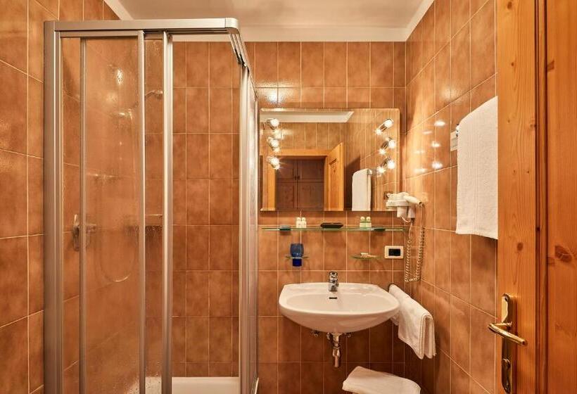 اتاق استاندارد با بالکن, Mountain B&b La Scalira