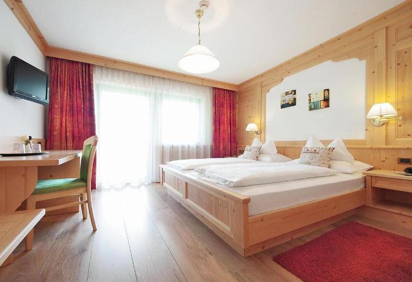 اتاق استاندارد با بالکن, Mountain B&b La Scalira