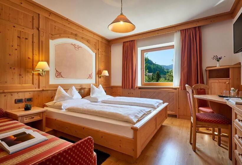اتاق استاندارد با چشمانداز باغ, Mountain B&b La Scalira