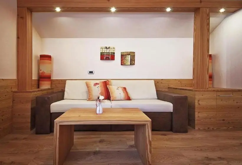 اتاق استاندارد سه تخته با بالکن, Mountain B&b   La Scalira