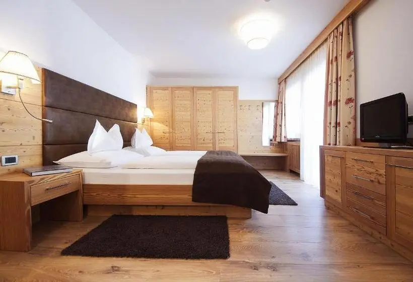 اتاق استاندارد سه تخته با بالکن, Mountain B&b   La Scalira