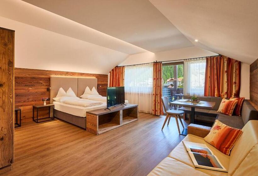 اتاق سوپریور سه تخته, Mountain B&b La Scalira