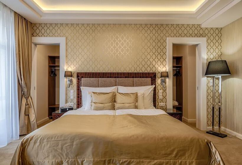 חדר סטנדרט, Royal Palace