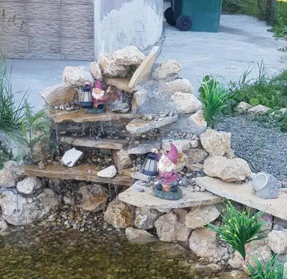 اتاق خانوادگی, S&k Dotro