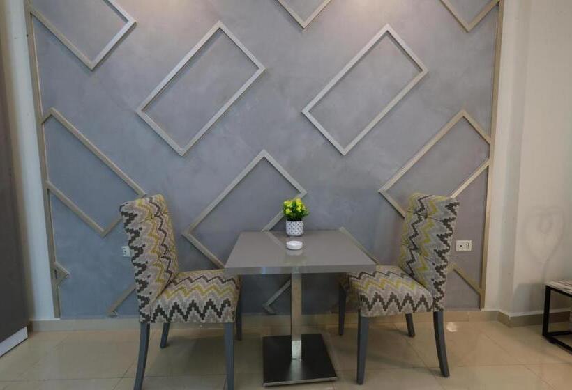 اتاق لوکس با بالکن, Palm Boutique Suites