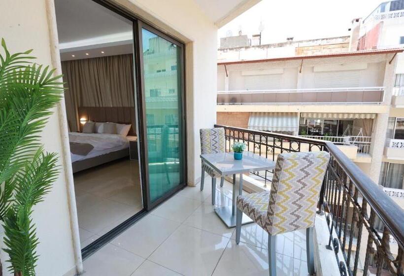 اتاق لوکس با بالکن, Palm Boutique Suites