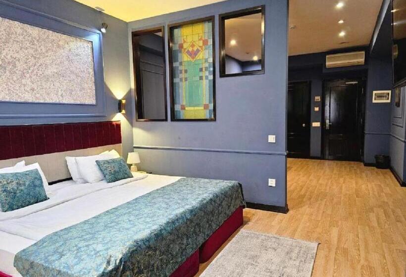 اتاق استاندارد سه نفره, Vitrage