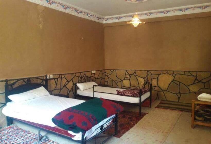 اتاق خانوادگی, Dounia Hostel