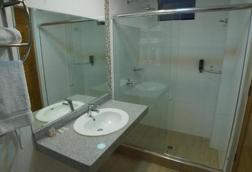 Номер Стандарт Индивидуальный, águila Dorada Selva