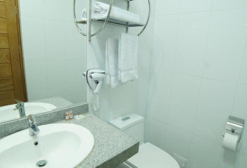 Номер Стандарт, águila Dorada Selva