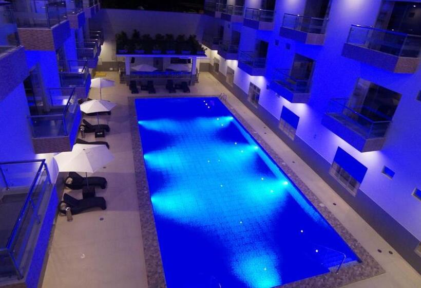 Полулюкс с Балконом, águila Dorada Selva