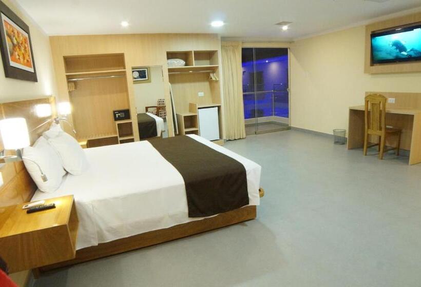 Полулюкс с Балконом, águila Dorada Selva