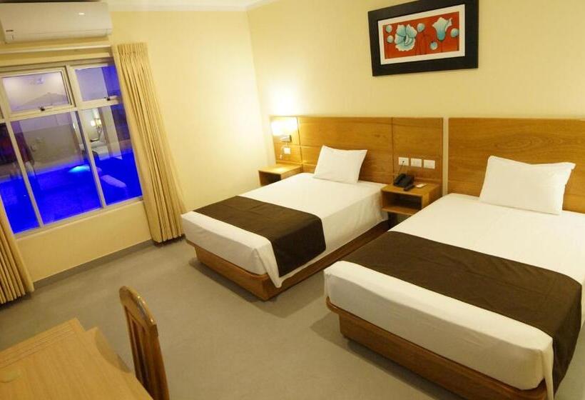 Номер Стандарт, águila Dorada Selva