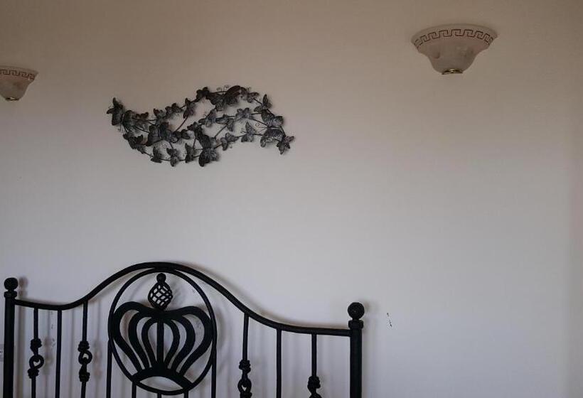 Standard Triple Room with Terrace, Sarajet E Pashait 2