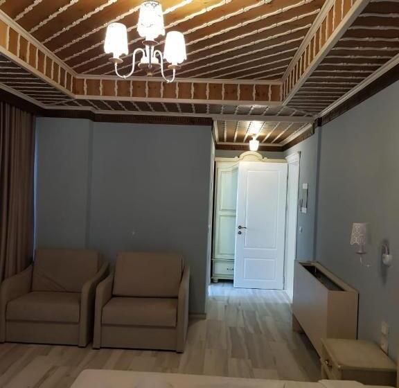 اتاق پریمیوم چهارنفره, Sarajet E Pashait 2