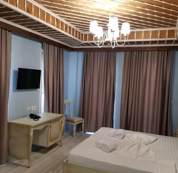 اتاق پریمیوم چهارنفره, Sarajet E Pashait 2