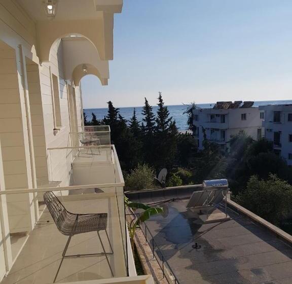 اتاق پریمیوم چهارنفره, Sarajet E Pashait 2