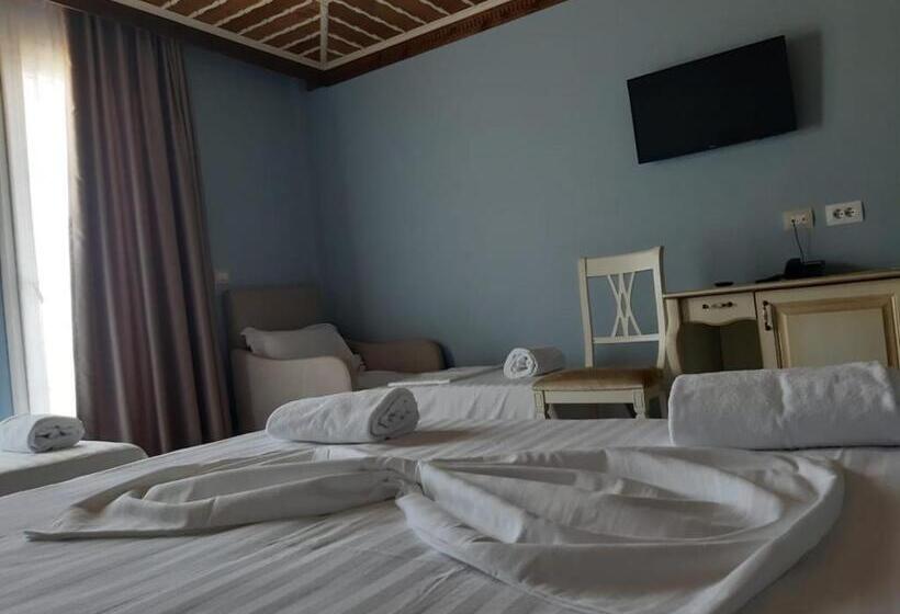 اتاق پریمیوم چهارنفره, Sarajet E Pashait 2