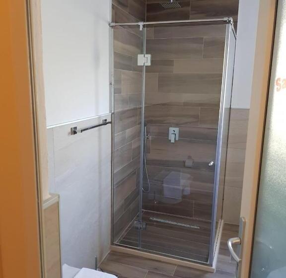 اتاق استاندارد با تخت بزرگ, Sarajet E Pashait 2