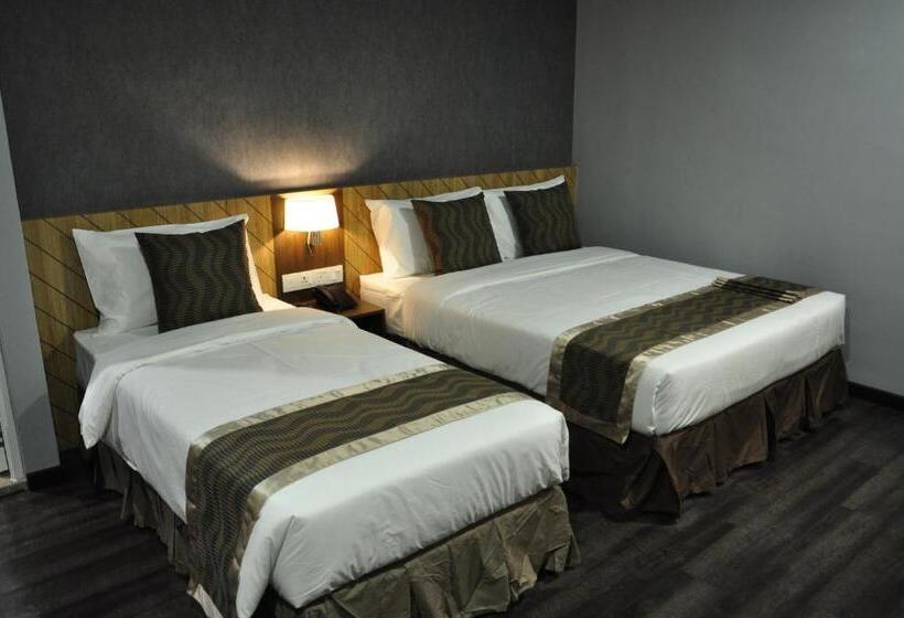 חדר סטנדרט לשלושה, Valya Hotel, Kuala Terengganu