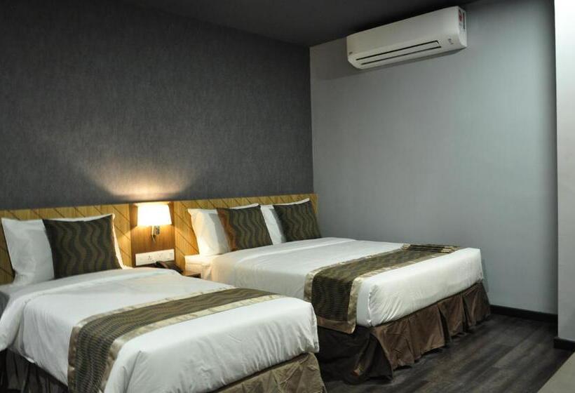 חדר סטנדרט לשלושה, Valya Hotel, Kuala Terengganu