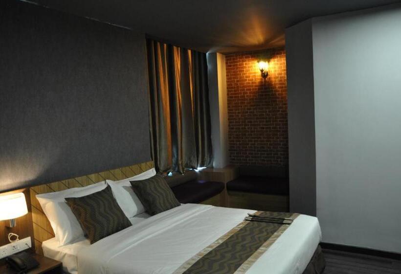 חדר סטנדרט לארבעה, Valya Hotel, Kuala Terengganu