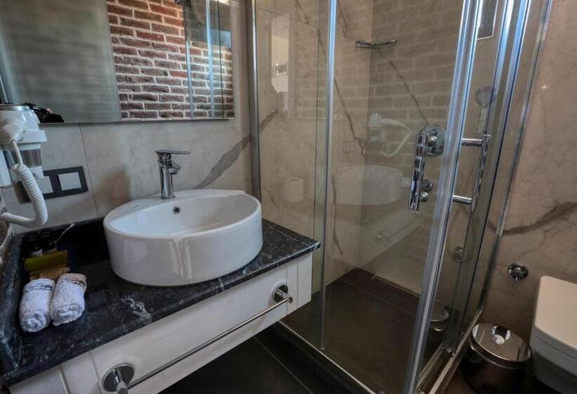 プールビュースタンダードルーム, Sukha Cunda Otel