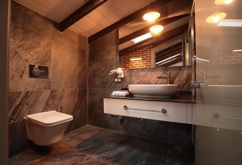 スイート, Sukha Cunda Otel