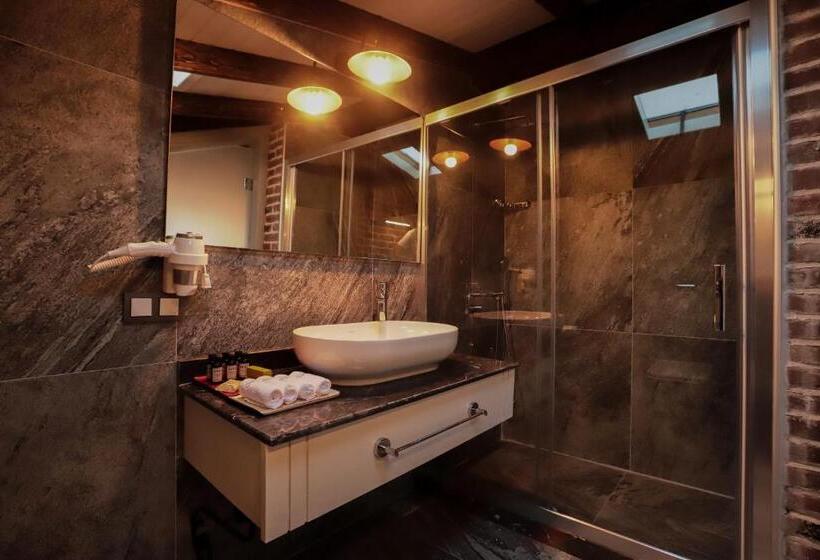 스위트, Sukha Cunda Otel