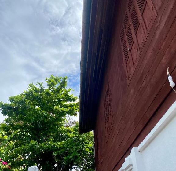 تختخواب در اتاق مشترک, Sunrise Riverside Pool Hostel