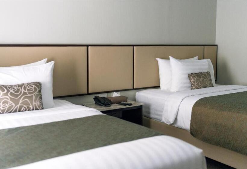 اتاق استاندارد با چشم‌انداز استخر, Canyon Hotels & Resorts Boracay