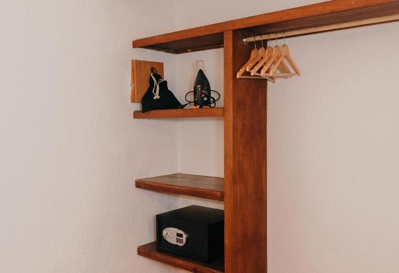 מיטת קינג בסוויטה, Casa Real Sayulita Hotel Boutique