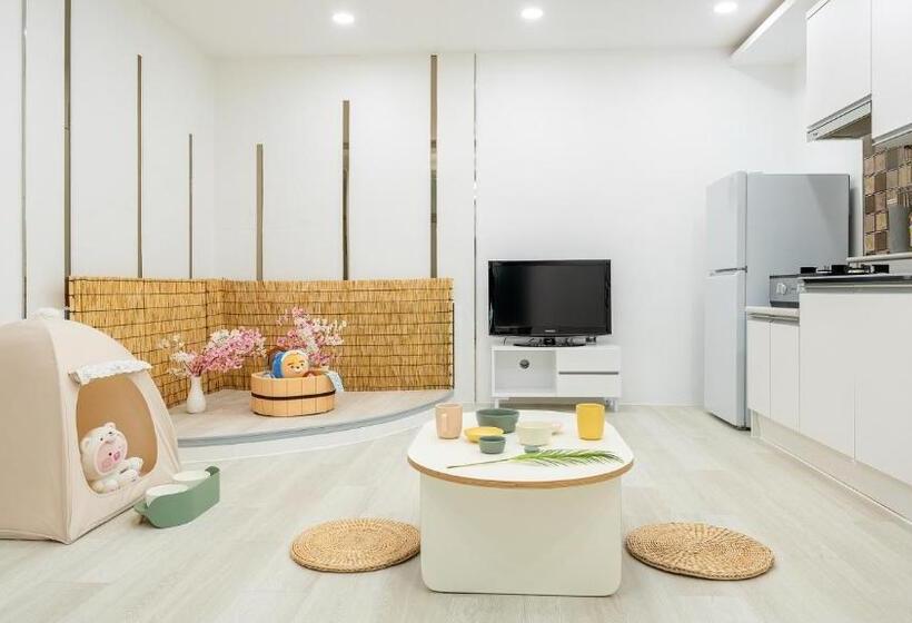 Студия Стандарт, Gapyeong Daengdaengi Dog Pension Silver