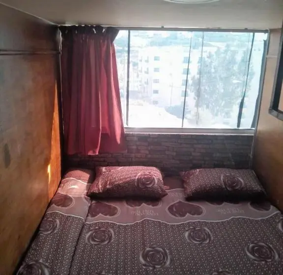 تختخواب در اتاق مشترک, Petra Inbox Hostel