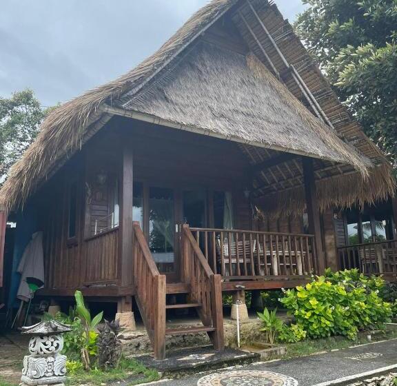 קוטג' דלוקס, The Dafish Ceningan