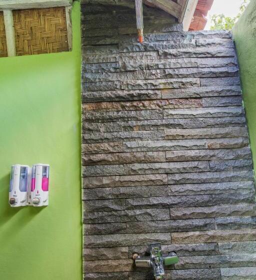 חדר סופריור, The Dafish Ceningan