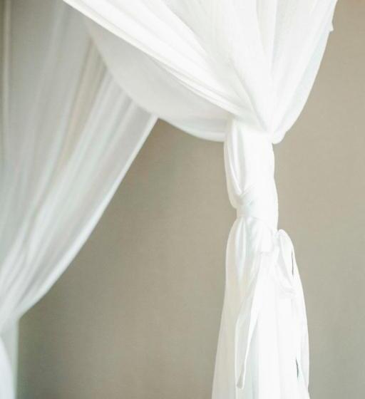 海景套房, The Falcon