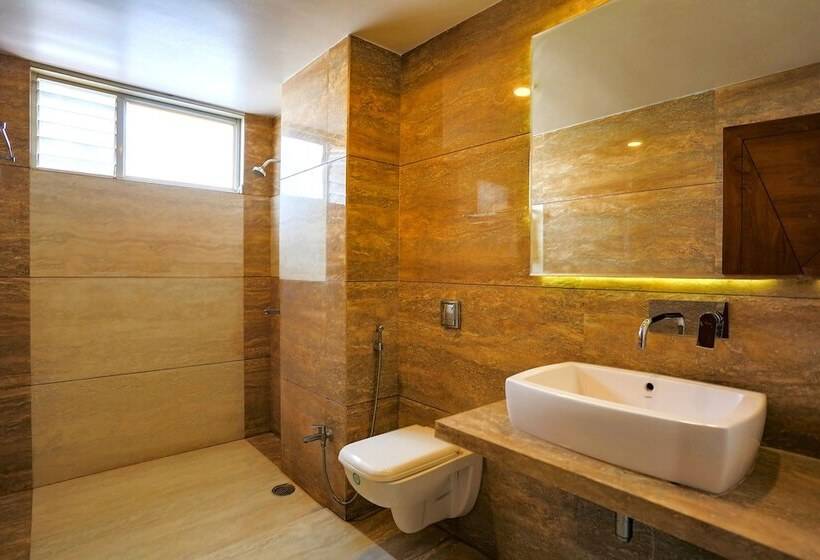 デラックスルーム, Fabhotel Surya