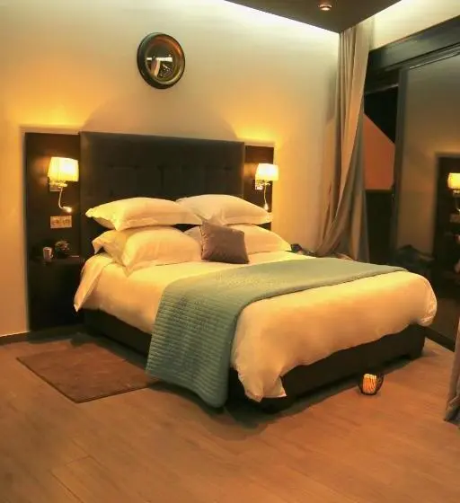 اتاق لوکس با چشم‌انداز دریا, Calypso Home Oran
