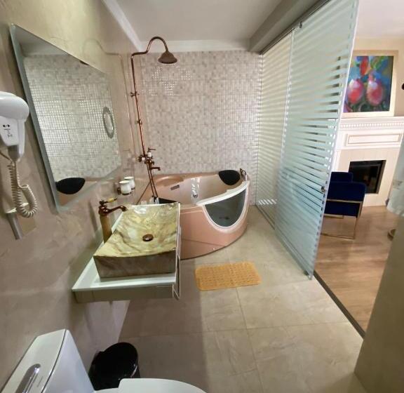 シティビュースイート, Brais