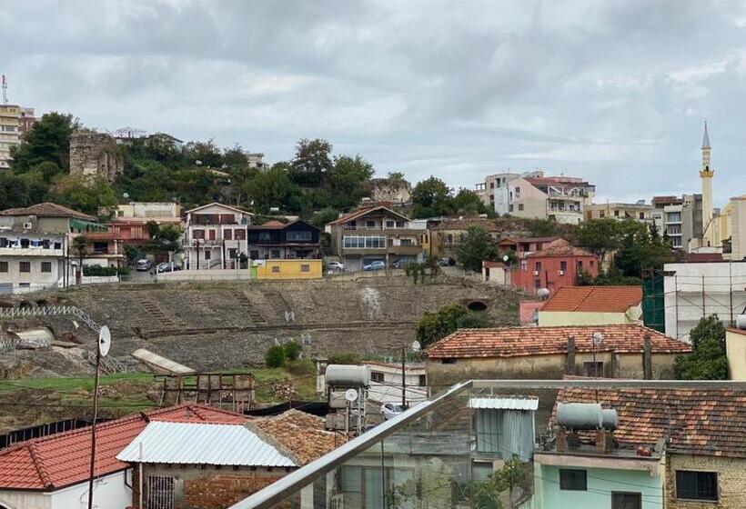 デラックスルーム, Brais