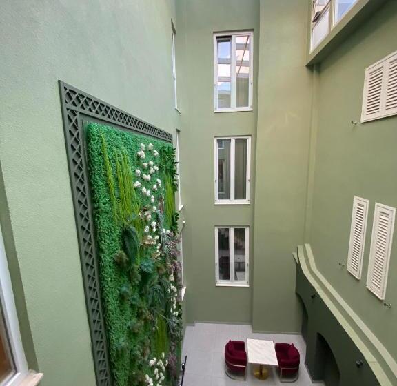 غرفة ديلوكس ثلاثية, Brais