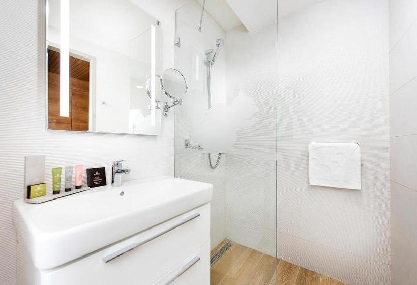 스탠다드 룸, Pangea