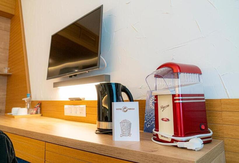 패밀리 룸, Pangea