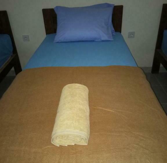 سرير فى غرفة مشتركه, Dhipa Vibes