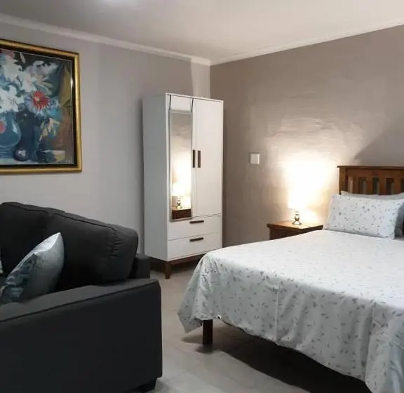 اتاق لوکس, Sunflower Self Catering